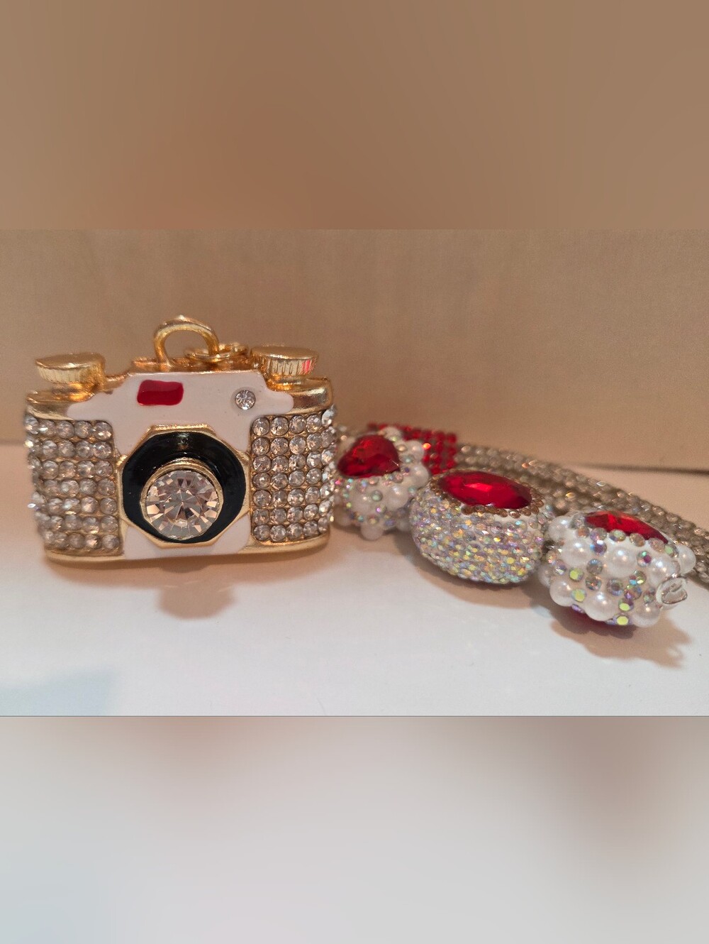Vintage Style Rhinestone Camera Keyring ✨ Bag Charm with Glam Red Jewel Wristlet - Picture 8 of 15